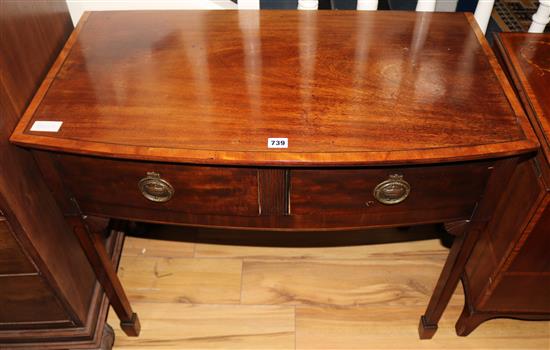 A Regency mahogany bowfront side table, W.88cms